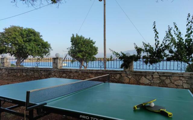 Seaside, relaxing family house with playground! Villa Lavrys 4