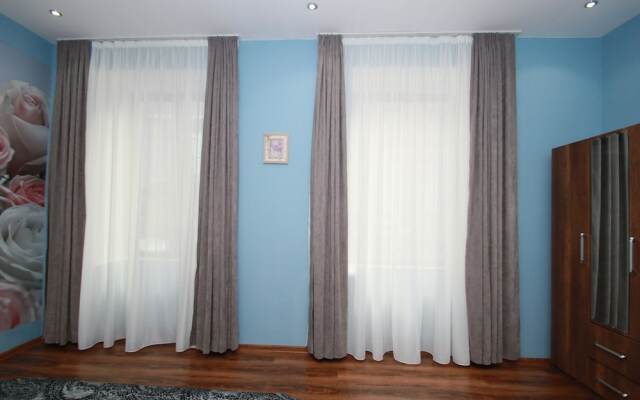 Rose apartment
