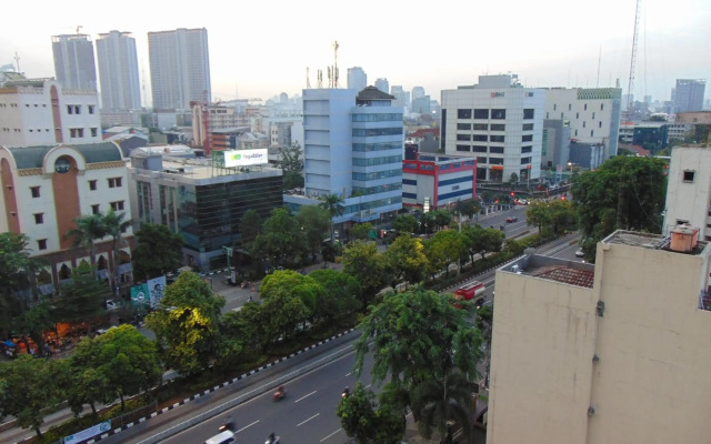 MaxOneHotels.com at Kramat