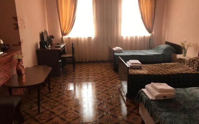 B&B Galstyan 44