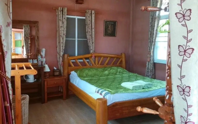 Heun Baan Rong Khun Resort