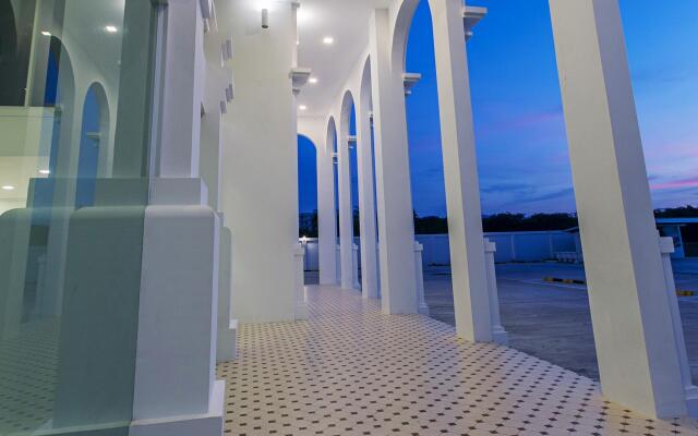 B2 Hua Hin Premier Hotel