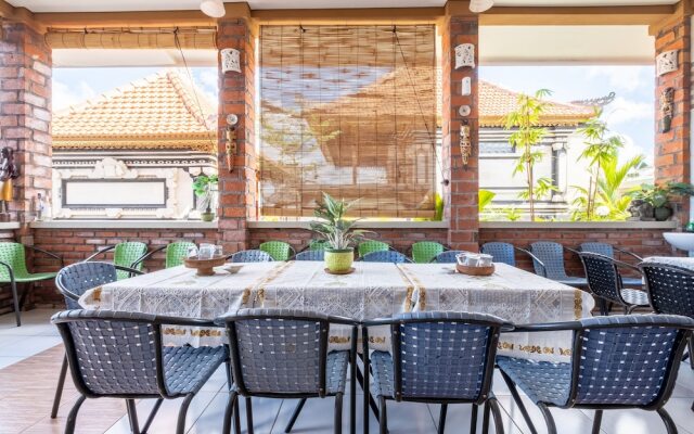 OYO 914 Batukaru Garden 5 Sevilla Residence