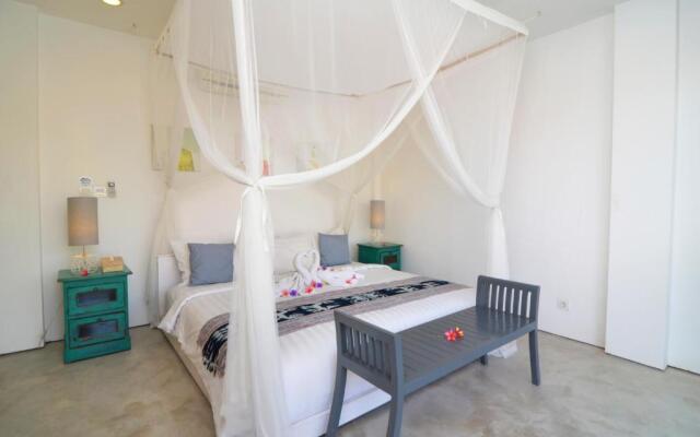 "stunning 4 Bedrooms Private Pool Villa in Canggu"