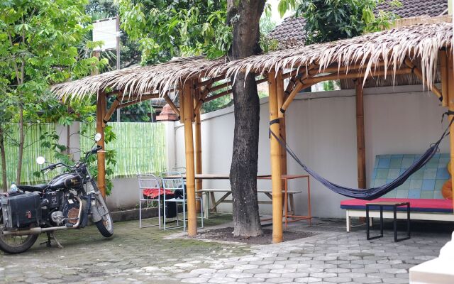 HOZ Bed and Breakfast - Hostel
