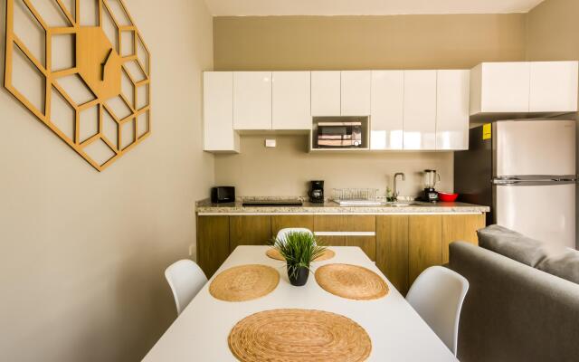 1BR Luxury apartment 5 minutes from the beach!