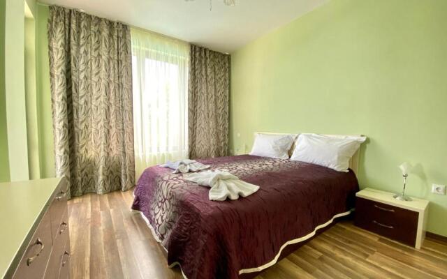 Green Paradise Deluxe Apartments