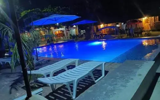 Sharky Hostel Oslob