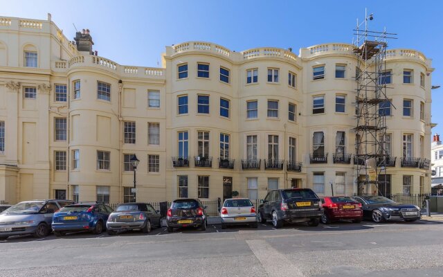 Brunswick Palace Opulent Mansion by sea