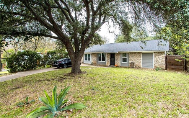 Screened-in Porch Walkable to Soco