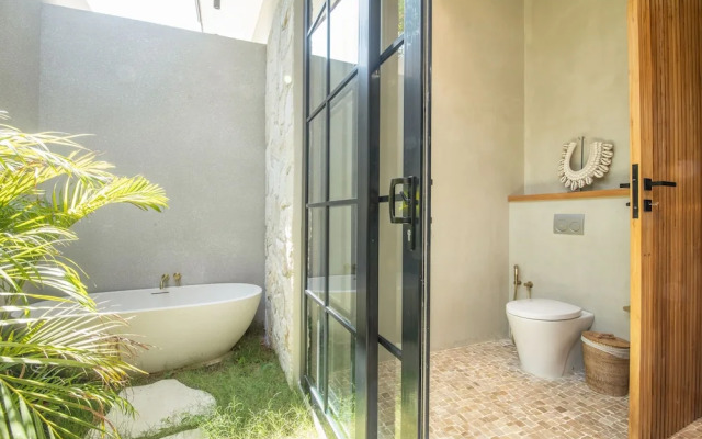 Villa Serai 5br to the Beach