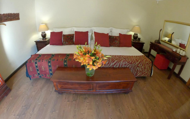 Tuskers Bush Lodge B&B