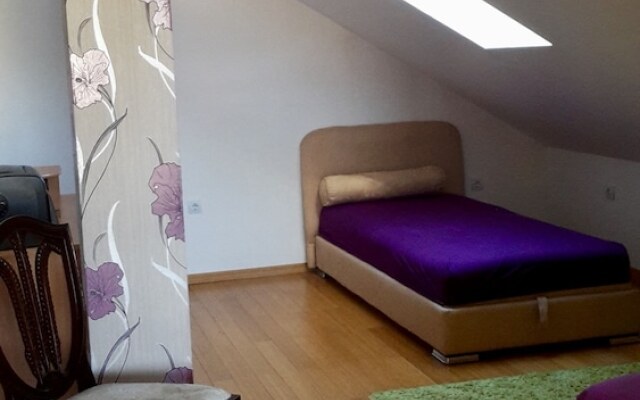 Luxurious 3-Bed Penthouse with Stunning View