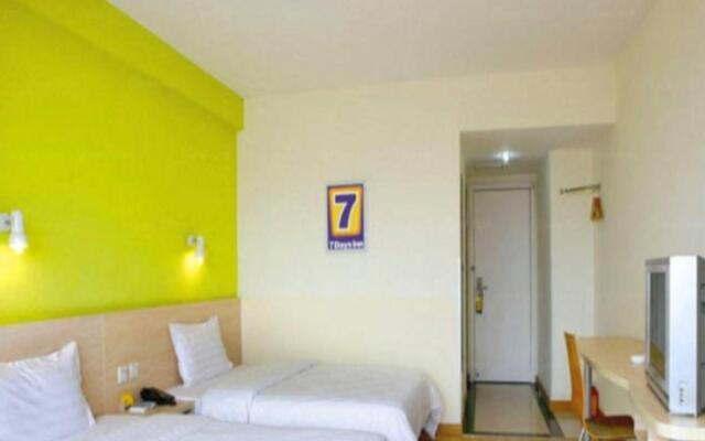 7 Days Inn Tongliao Min Hang Road Branch