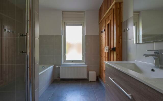 Detached Villa With Fireplace, Beach Within Walking Distance