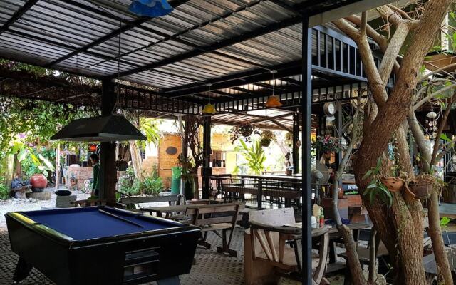 Rayonghouse Resort