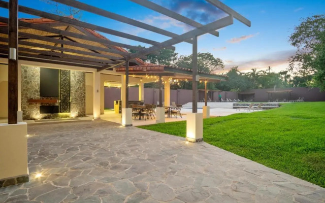 Upscale 2bdr with Jacuzzi - Beach - Fast wifi - Gym