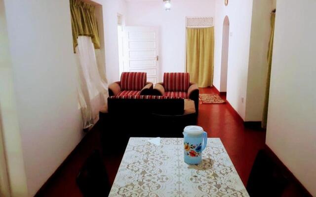 Elkaduwa Bungalow With Natural Pool Sleeps 15