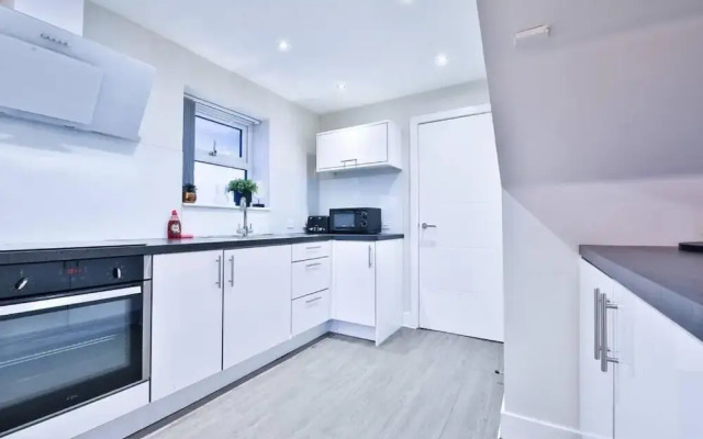 Whitchurch Place 2 Bed Flat in Cardiff