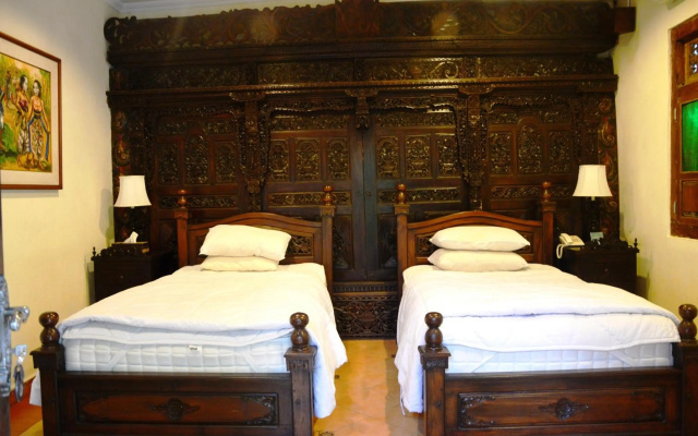 Joglo Plawang Villa & Resort – Guest Rooms – Sleman
