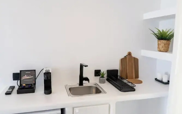 MAEVA Santorini Suites