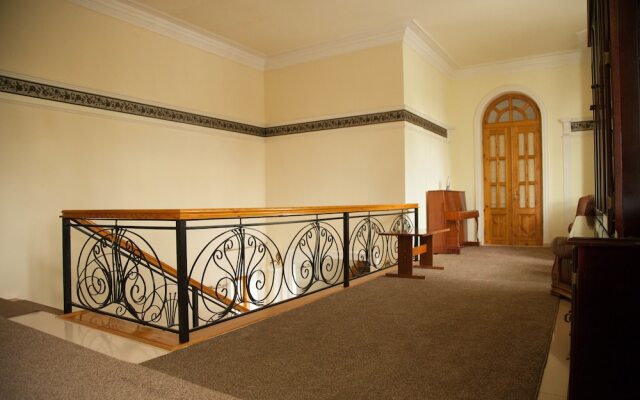Platan Hostel