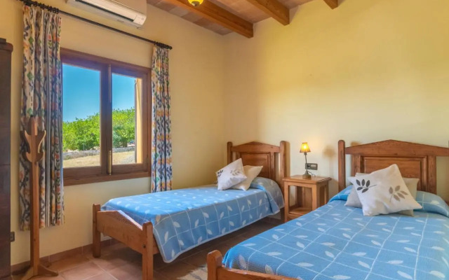 Holiday Home es Coscolls (Pic300)