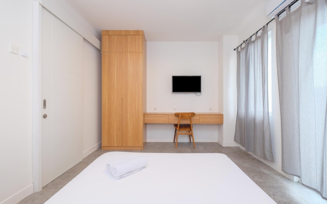 Cool and Warm 1BR without Living Room at Sentul Tower Apartment – Guest Rooms – Citaringgul