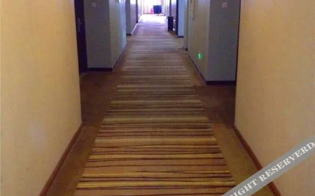 Wanlong Business Hotel