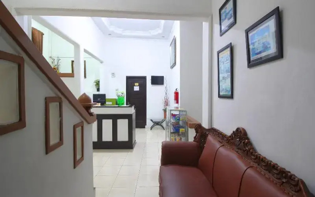 OYO 2595 Lumungga Residence