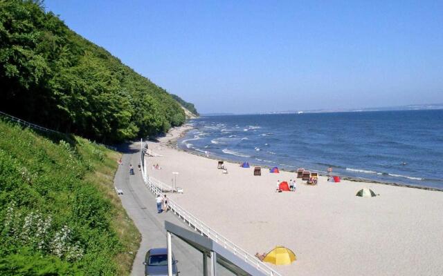 Ferienwohnung Sellin _ Strand 300