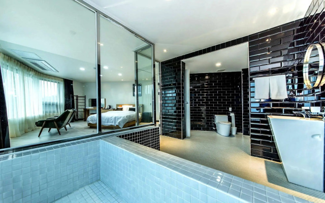 Nine Boutique Hotel