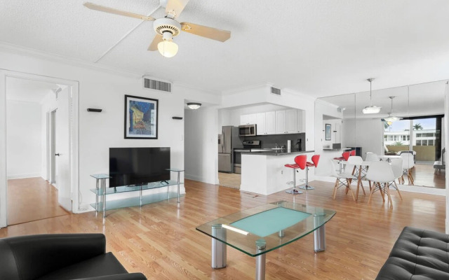 Bay Harbor Sunset Apt 2C