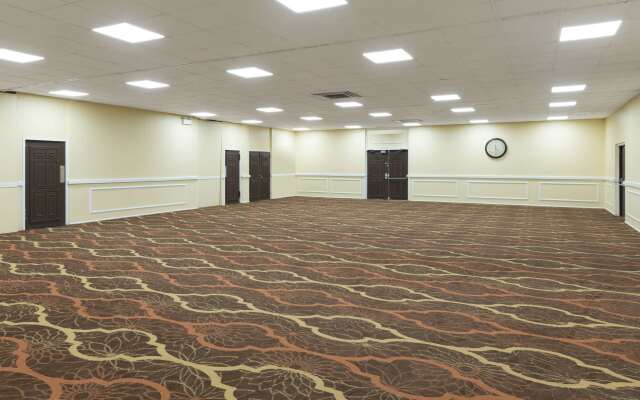 Days Inn by Wyndham Madison