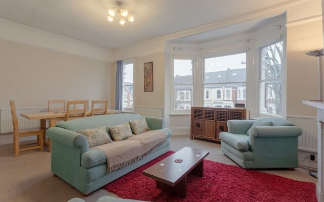 Lovely, Bright 3 Bed with Large Bedrooms