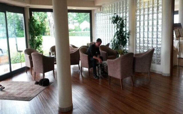 Yachting Hotel Mistral