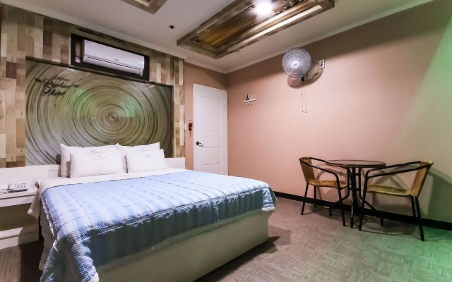 Raphael Hotel