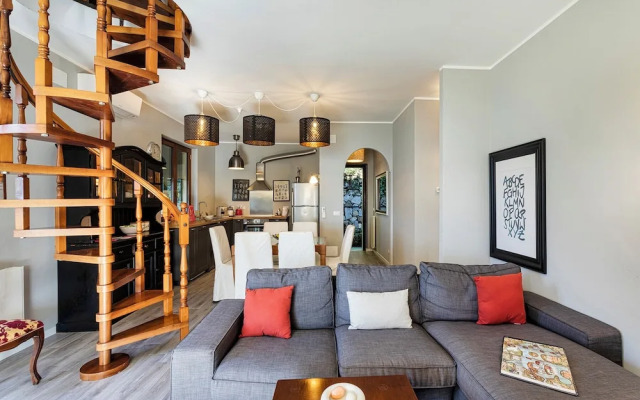 Seaview Apartment with Garden in Recco