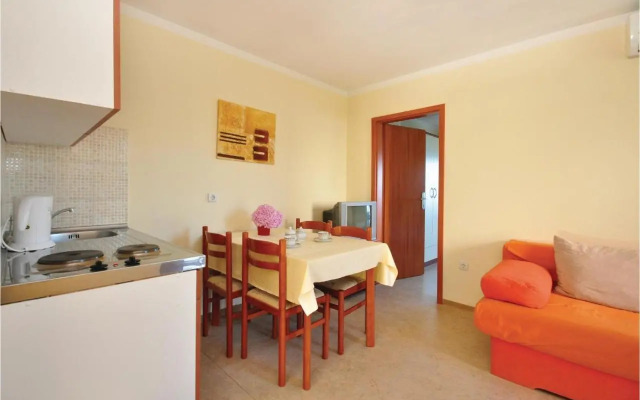 Apartment Mimice with Sea View 381