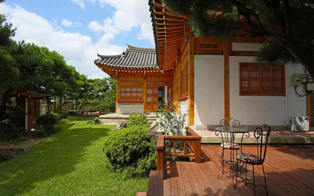 Cheonggong Hanok Stay