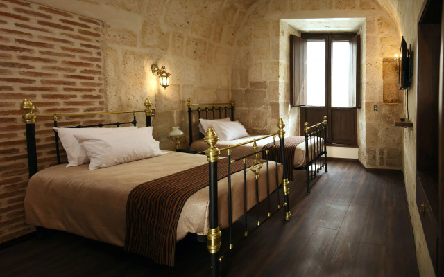 Acolpacha Tambo Boutique