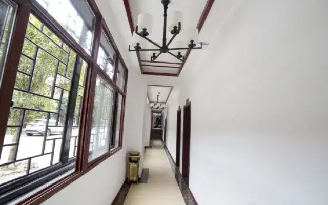 Shuiyunge Hotel (Huangguoshu Waterfall Scenic Area)