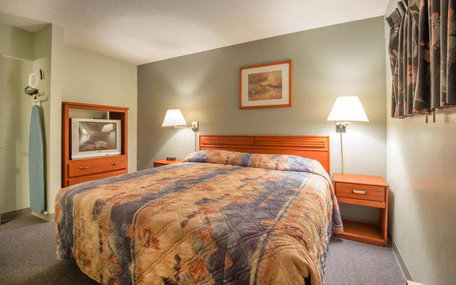 Econo Lodge Inn & Suites Cranbrook