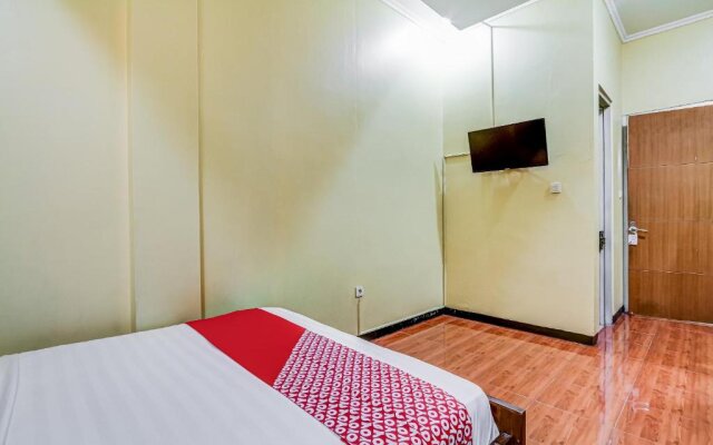 OYO 91036 Hotel Simpang Lima Gkpri