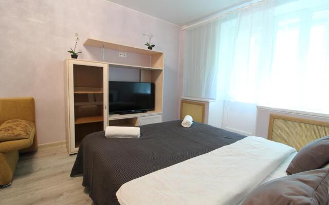 Apartments on Sevanskaya street, 4