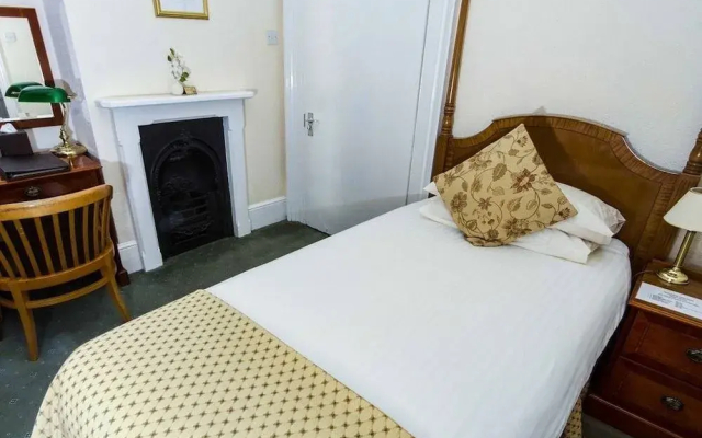 Canterbury Hotel