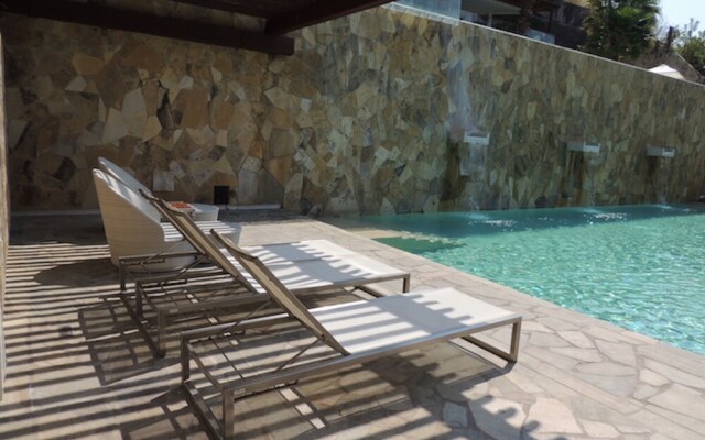 Unlimited Luxury ARENA Condo