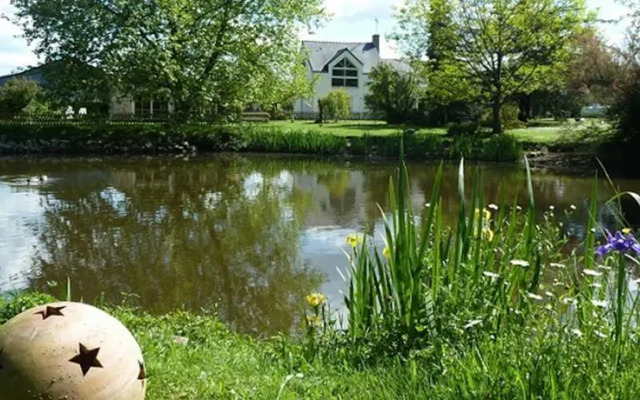 Au Bas Chalonge Gite Le Four à Pain