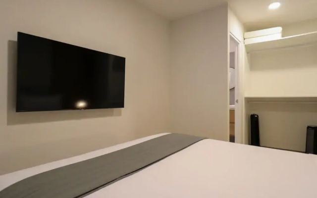 w Majestic 2BR w Balcony in Miraflores