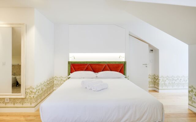 Aurea Once Upon a House